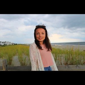 Meet your Posher, Caitlain